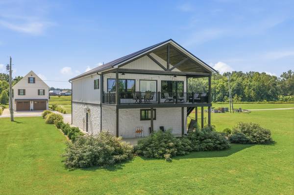256 Fairway Villa Ln, Decaturville, TN 38329
