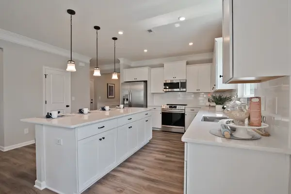 517 Charing Cross Dr, Lebanon, TN 37087