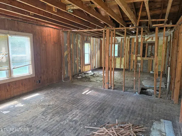 1602 N Jackson St, Athens, TN 37303