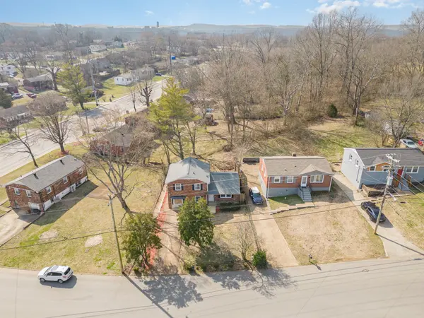 3305 Panorama Dr, Nashville, TN 37218