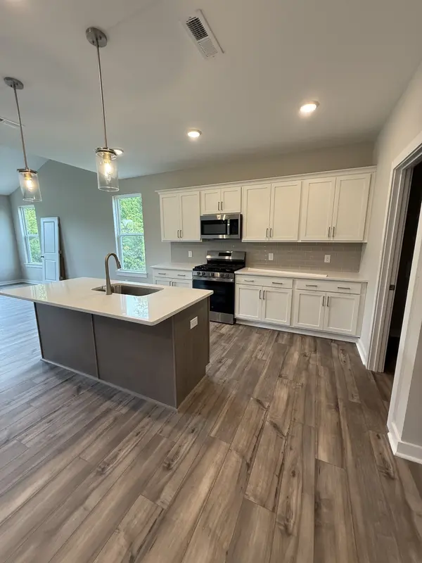 3821 Red Barn Drive, Columbia, TN 38401
