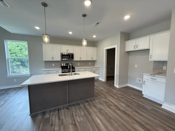 3821 Red Barn Drive, Columbia, TN 38401