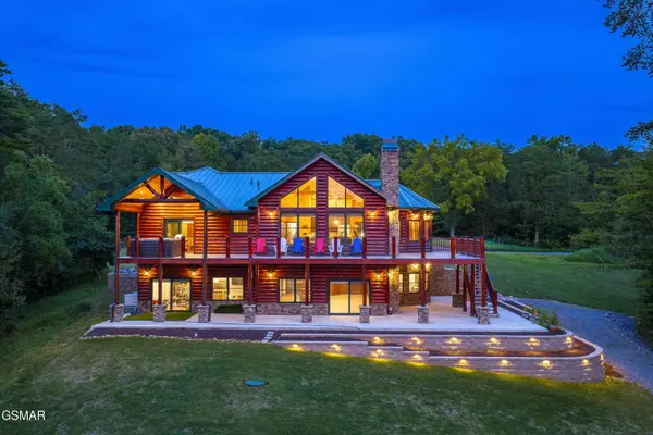 197 Cove Springs Drive, Dandridge, TN 37725