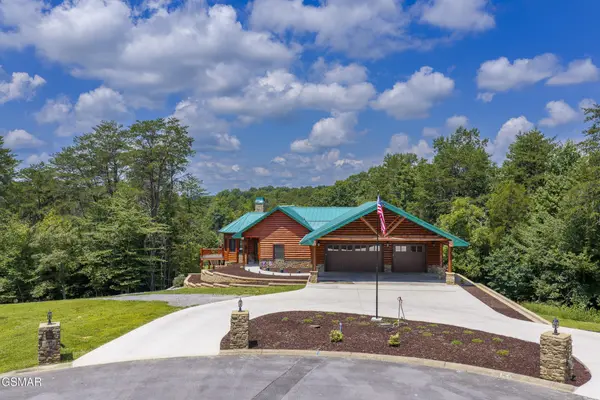 197 Cove Springs Drive, Dandridge, TN 37725