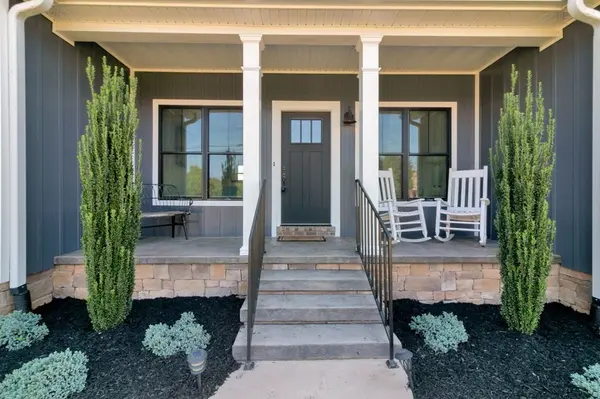 611 Volunteer Dr, Paris, TN 38242