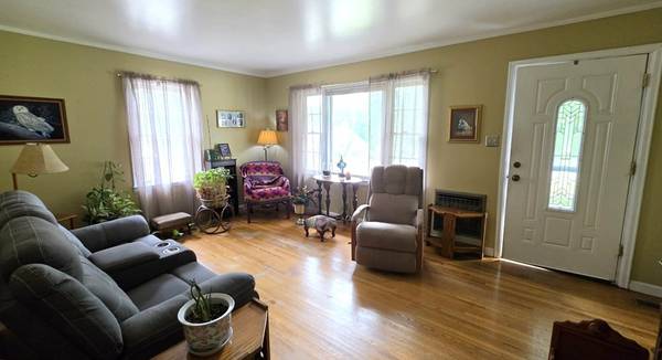 814 Alexander St, Paris, TN 38242
