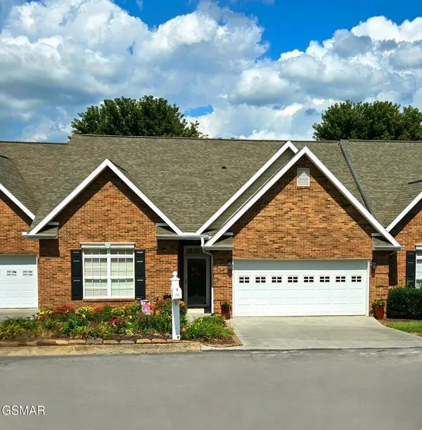 240 River Garden Court, Sevierville, TN 37862