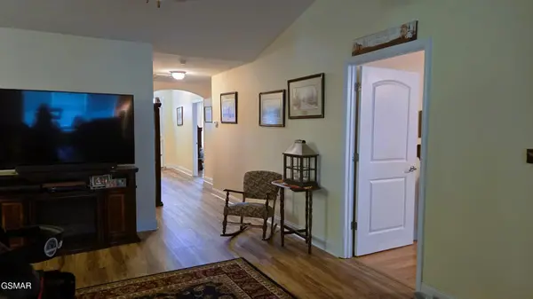 240 River Garden Court, Sevierville, TN 37862
