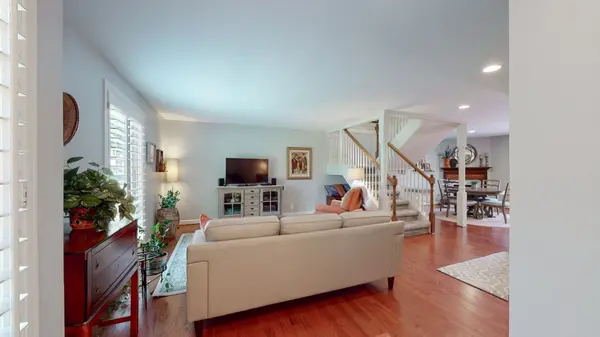 8207 Sawyer Brown Rd #J7, Nashville, TN 37221