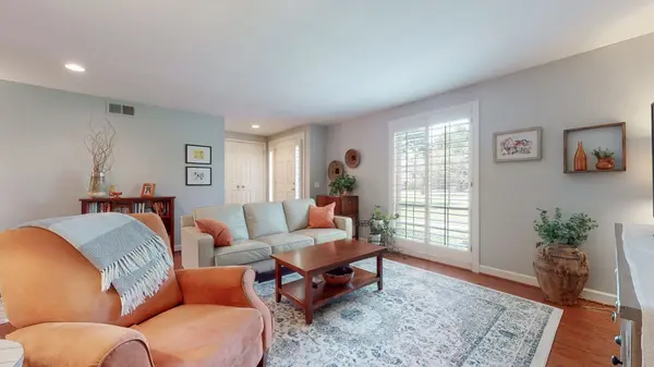 8207 Sawyer Brown Rd #J7, Nashville, TN 37221