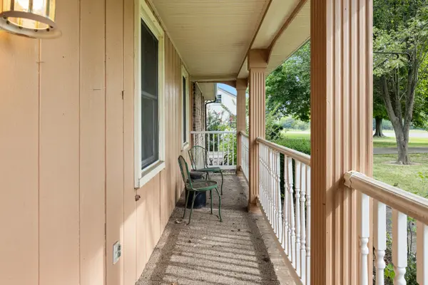 607 N Palmers Chapel Rd, White House, TN 37188
