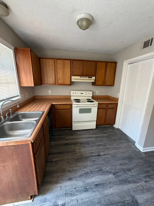 732 Holder Dr, Nashville, TN 37217