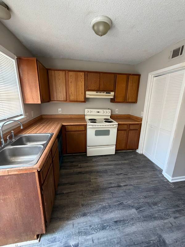 732 Holder Dr, Nashville, TN 37217