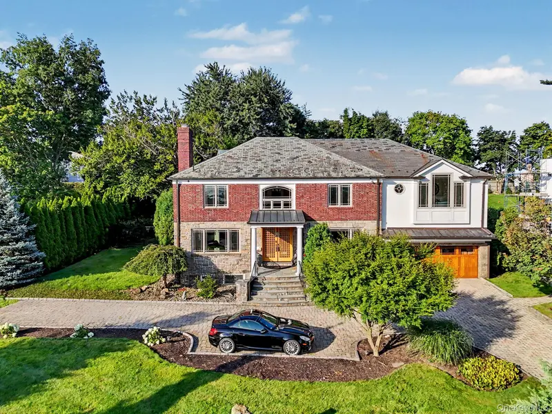50 Echo Bay DR, New Rochelle, NY 10805