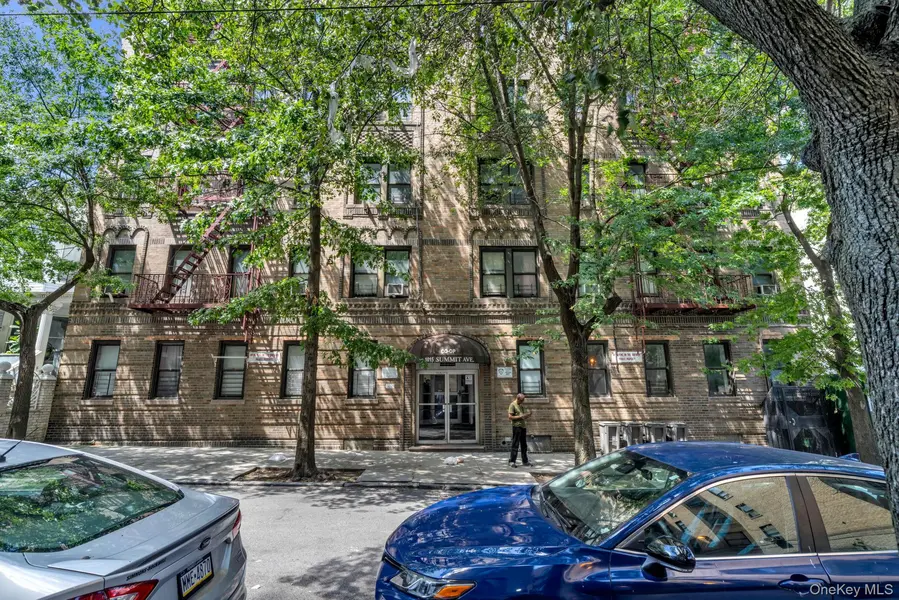 1015 Summit AVE #6A, Bronx, NY 10452