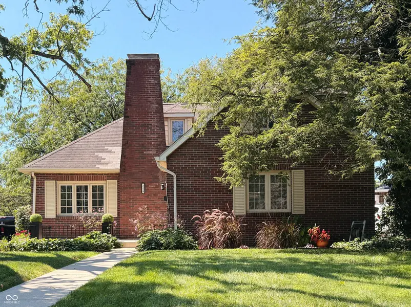 2224 Lafayette AVE, Columbus, IN 47201