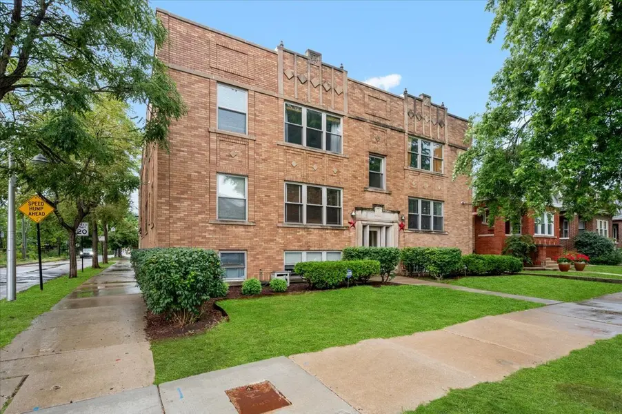 2458 W Grace ST #2, Chicago, IL 60618