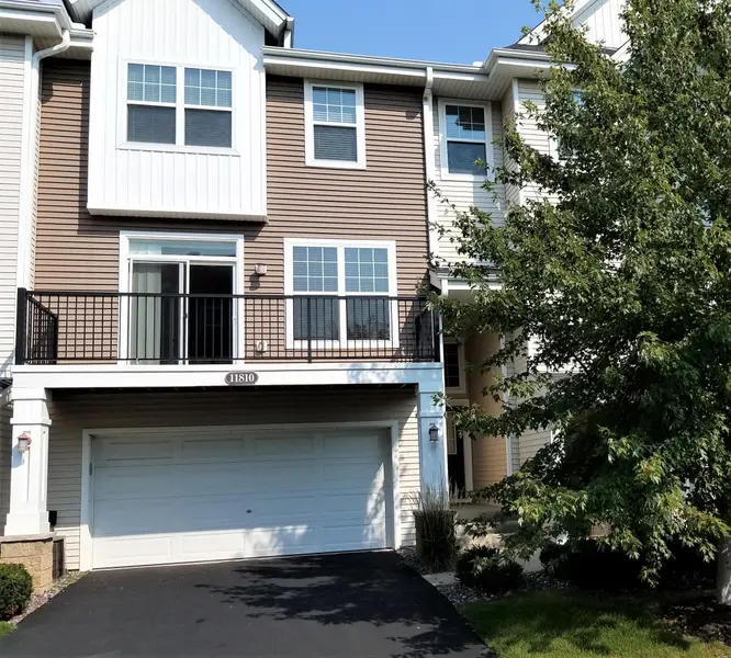 11810 Emery Village DR N, Champlin, MN 55316