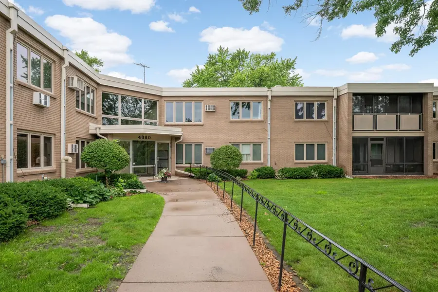 4380 Brookside CT #118, Edina, MN 55436