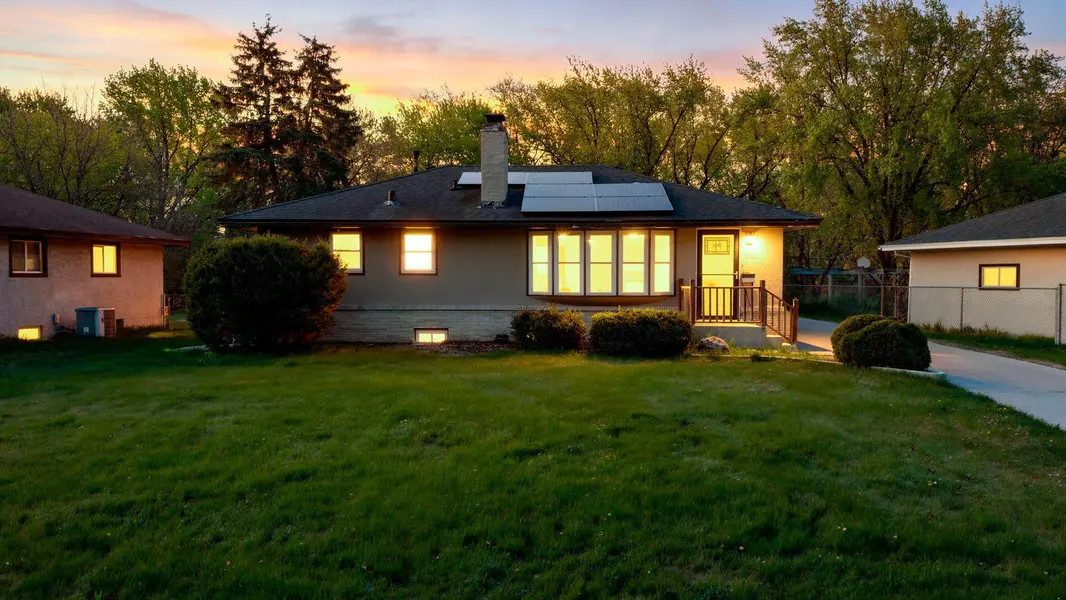 5918 Admiral LN N, Brooklyn Center, MN 55429