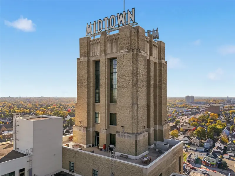 2929 Chicago AVE #1002, Minneapolis, MN 55407