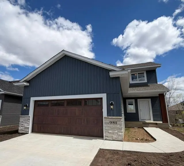 981 45th AVE NE, Saint Cloud, MN 56304