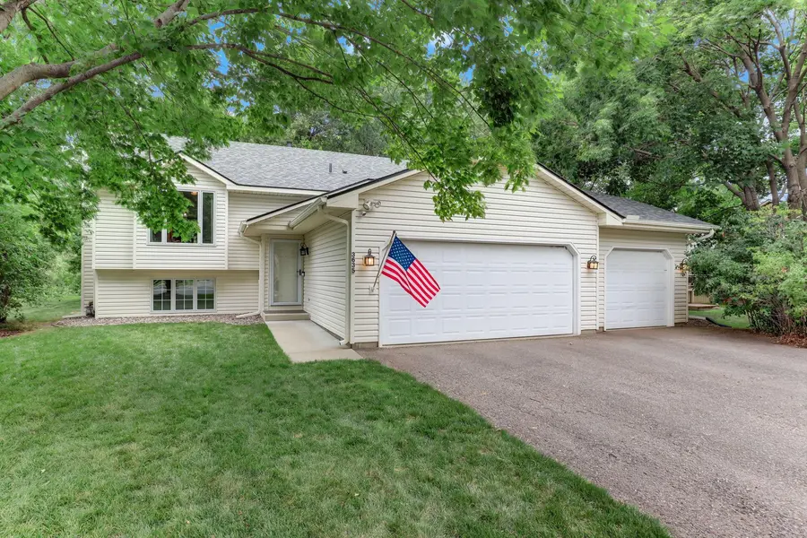 3635 Blue Jay CT, Eagan, MN 55123