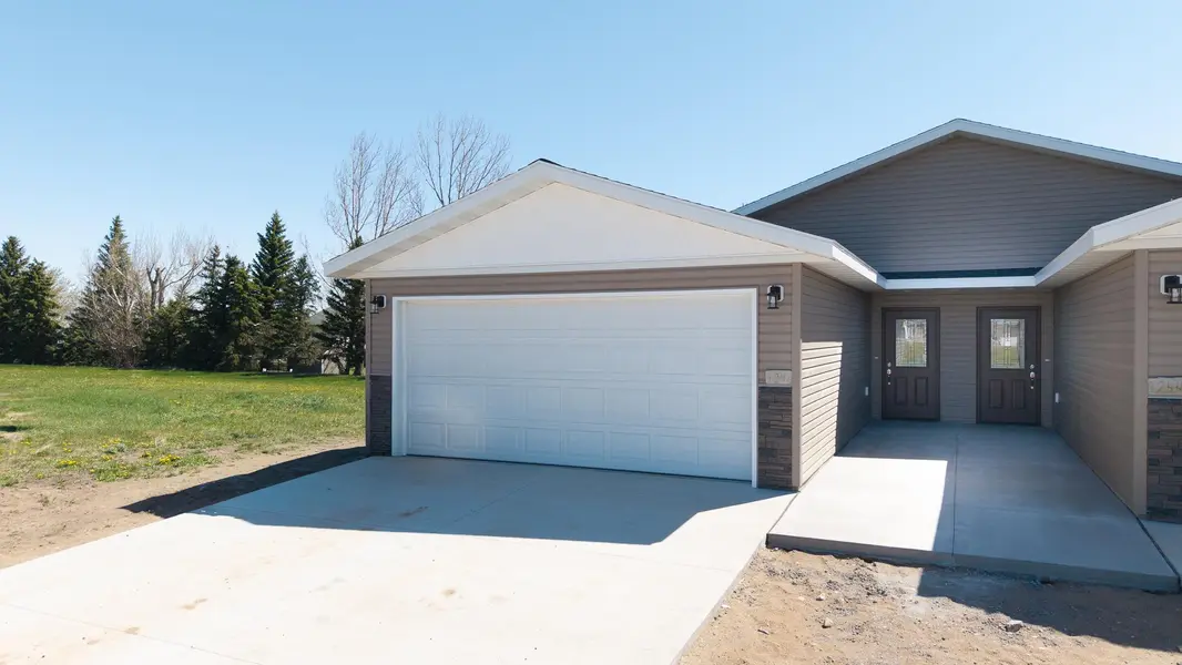 1246 4th ST NW, Valley City, ND 58072