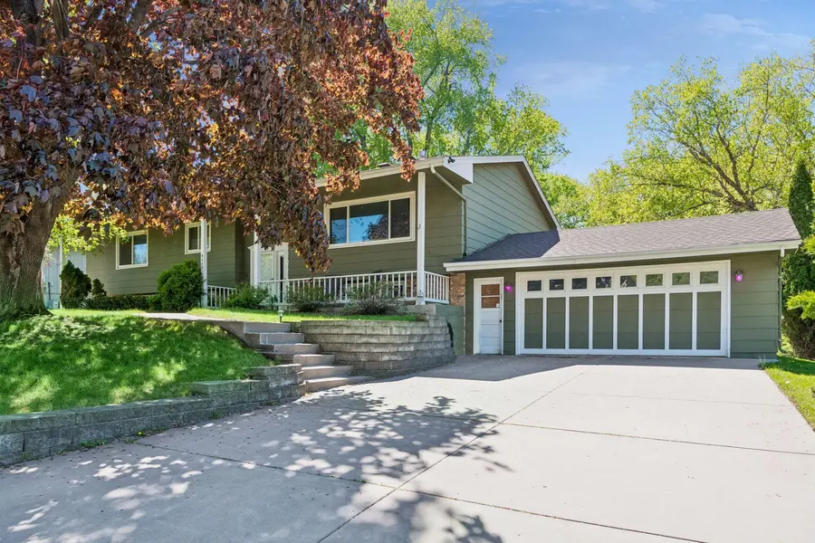 9400 Toledo AVE S, Bloomington, MN 55437