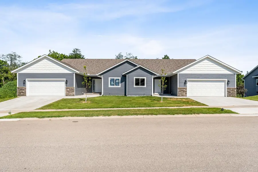 2040 13th ST NW, Faribault, MN 55021