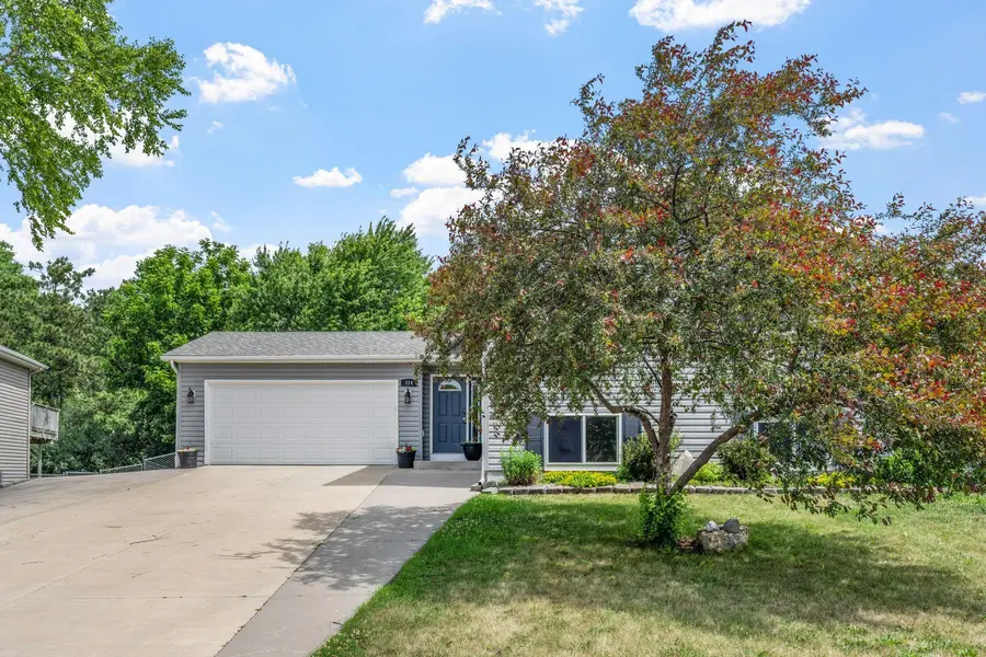 114 Lillie LN SE, Pine Island, MN 55963