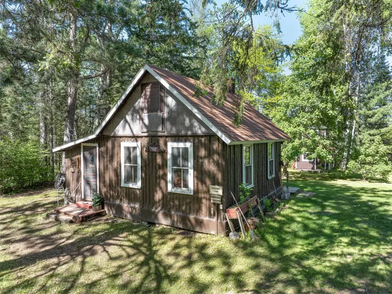 9064 Peppard RD, Britt, MN 55710