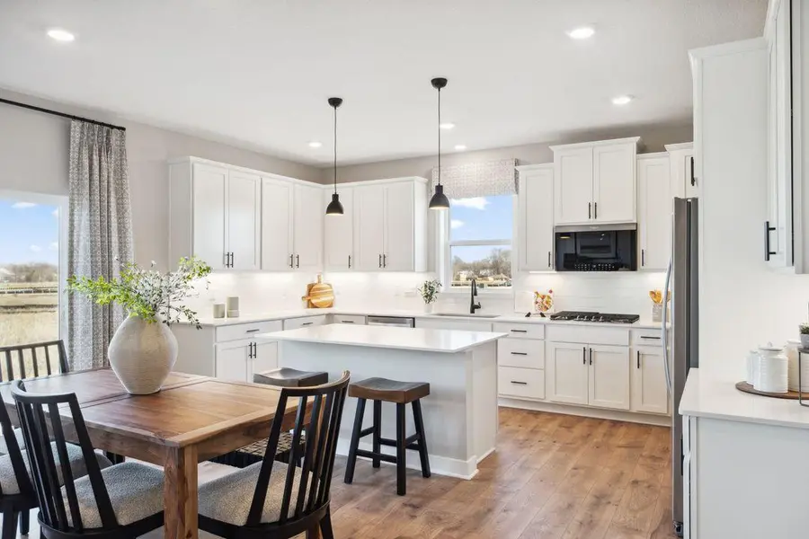 912 Foxglove TER, Waconia, MN 55387