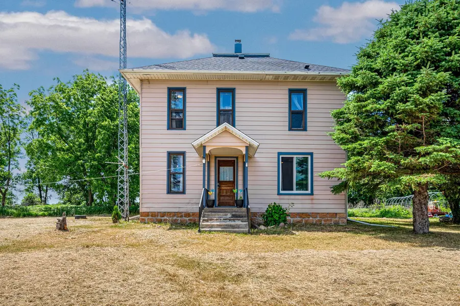 14089 430th AVE, Blue Earth, MN 56013