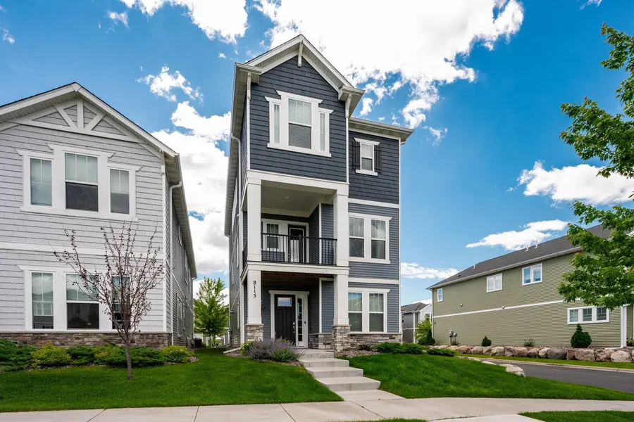 8115 Arrowwood LN N, Maple Grove, MN 55369