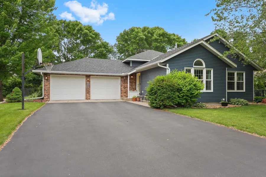 2543 Colony CIR, Saint Cloud, MN 56303