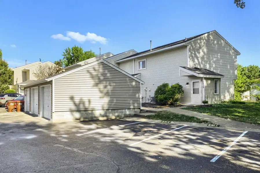 5918 Cahill AVE, Inver Grove Heights, MN 55076