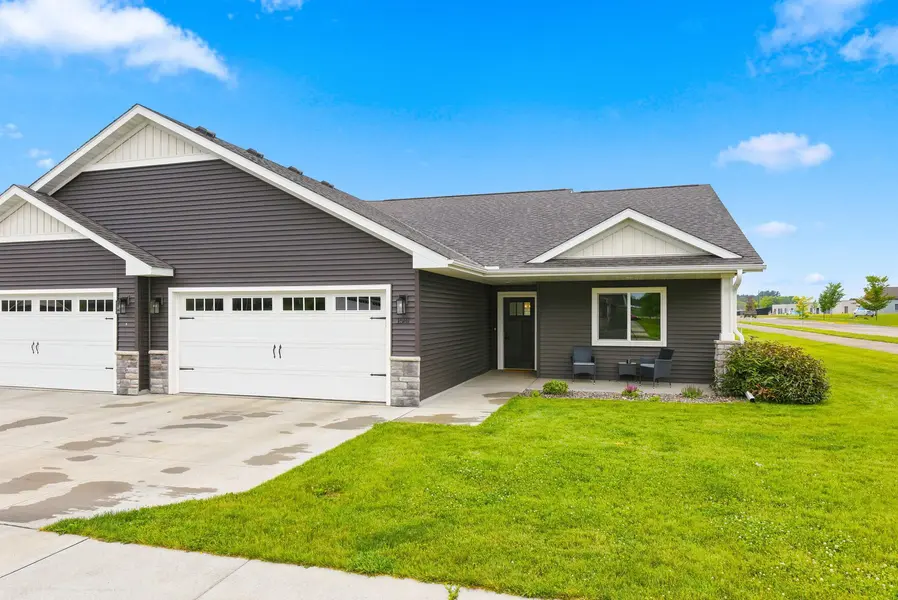 1581 Keanan LN, Altoona, WI 54720