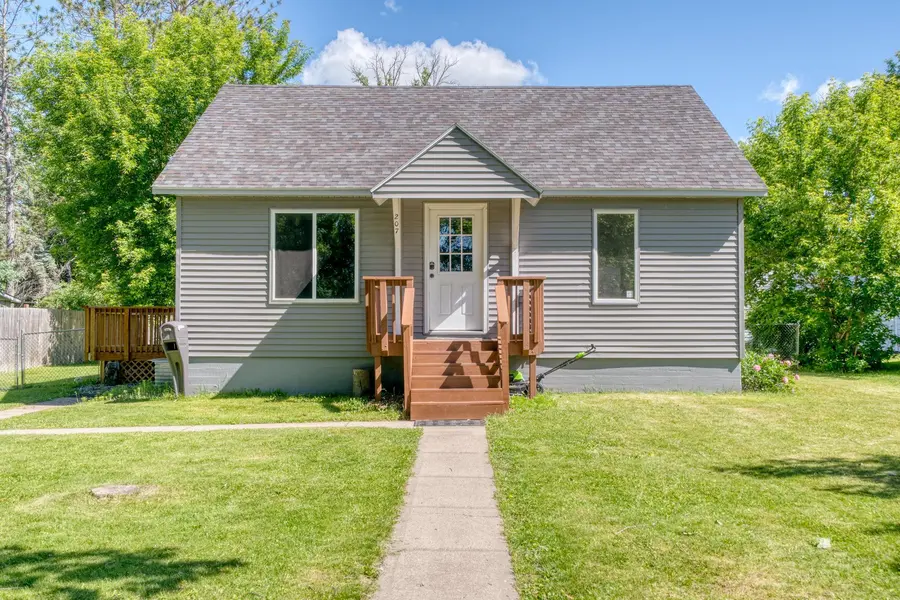 207 NE 7th ST, Grand Rapids, MN 55744