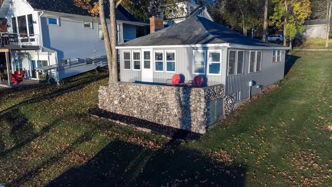 884 White Clover Beach RD, Detroit Lakes, MN 56501
