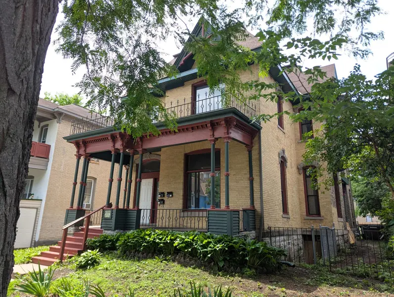 2106 Elliot AVE, Minneapolis, MN 55404