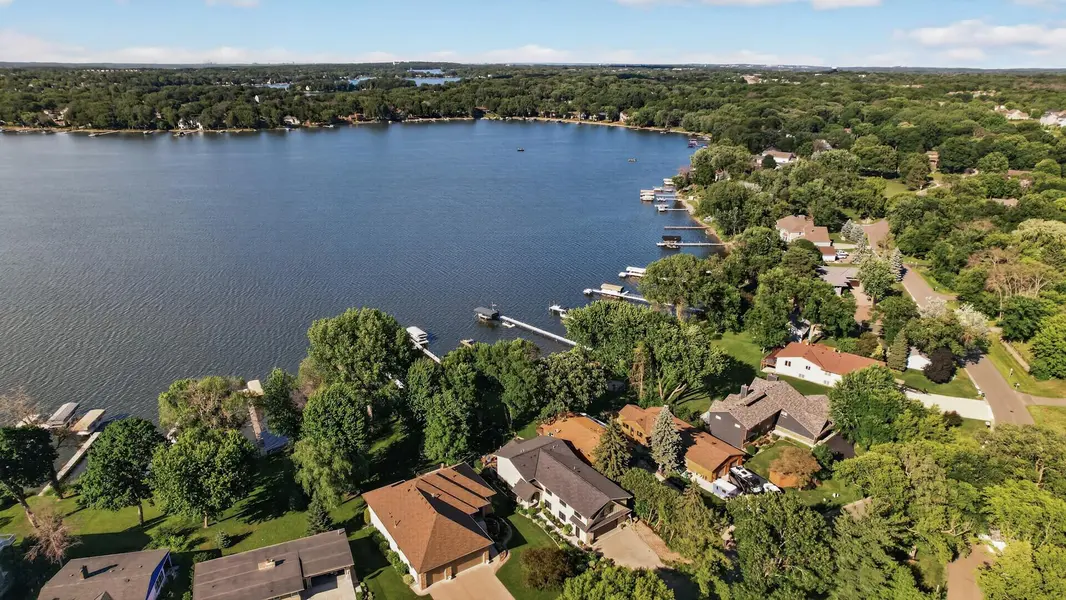 2790 S Shore DR, Prior Lake, MN 55372