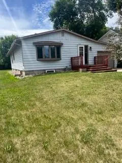 814 Lakeview AVE, Windom, MN 56101