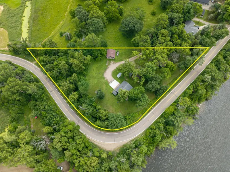 17571 Roberds Lake BLVD, Faribault, MN 55021