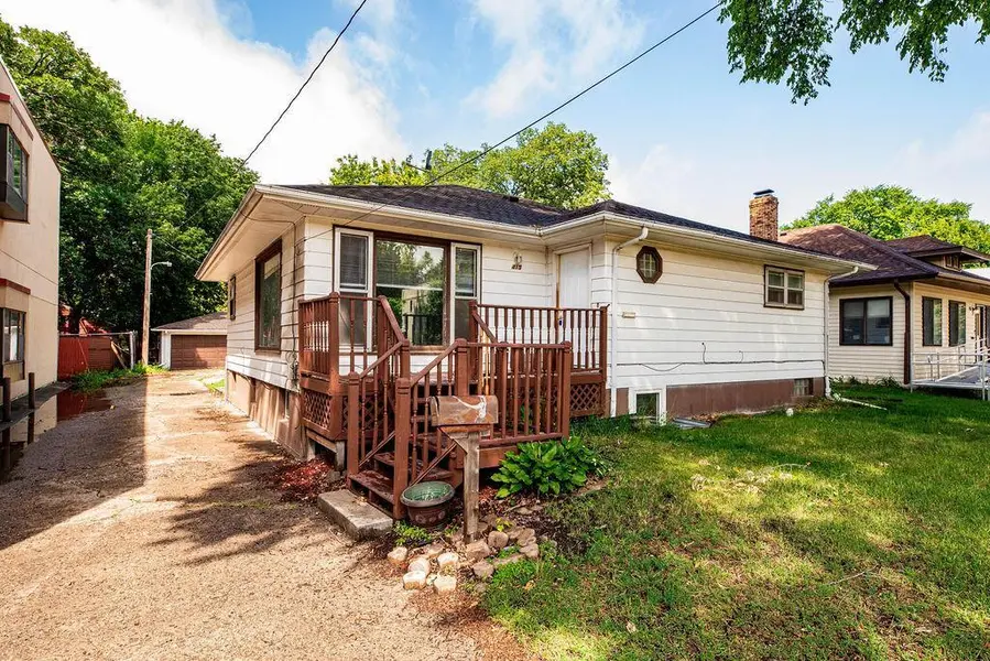 415 10th ST S, Moorhead, MN 56560