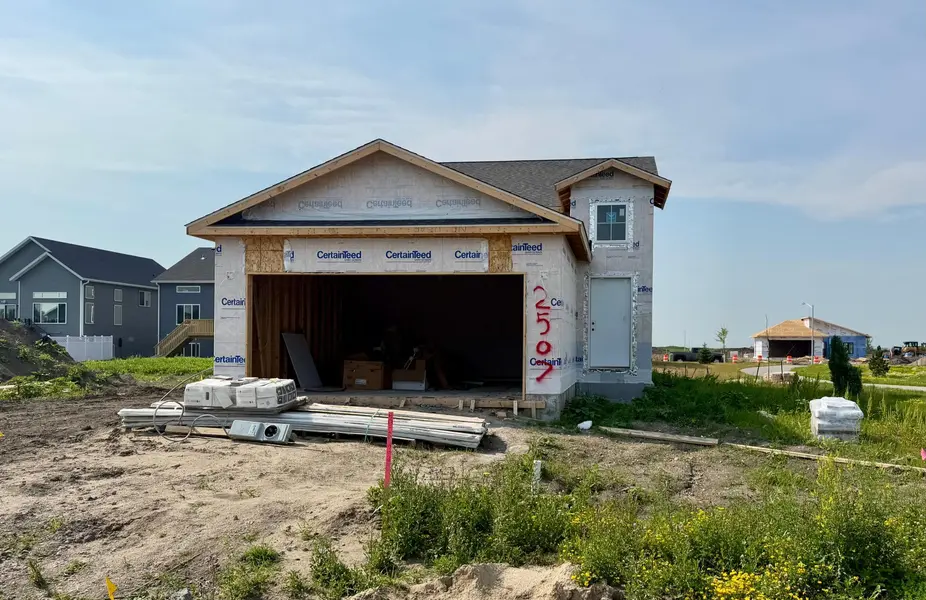 2507 37th AVE S, Moorhead, MN 56560