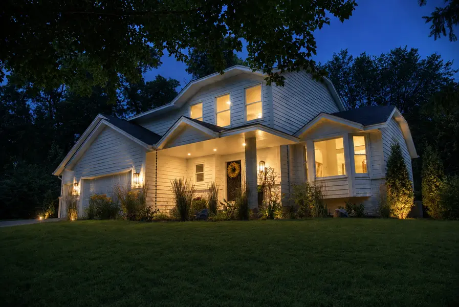 1191 Duckwood TRL, Eagan, MN 55123