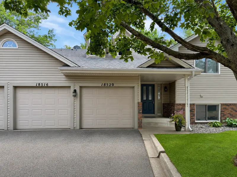 18516 Creeks Bend DR, Minnetonka, MN 55345