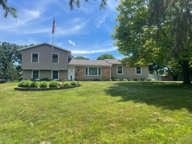 3925 8th ST NE, Willmar, MN 56201