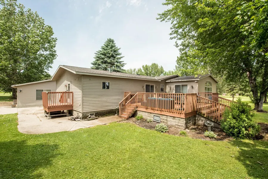 1009 County Road 10 NE, Osakis, MN 56360